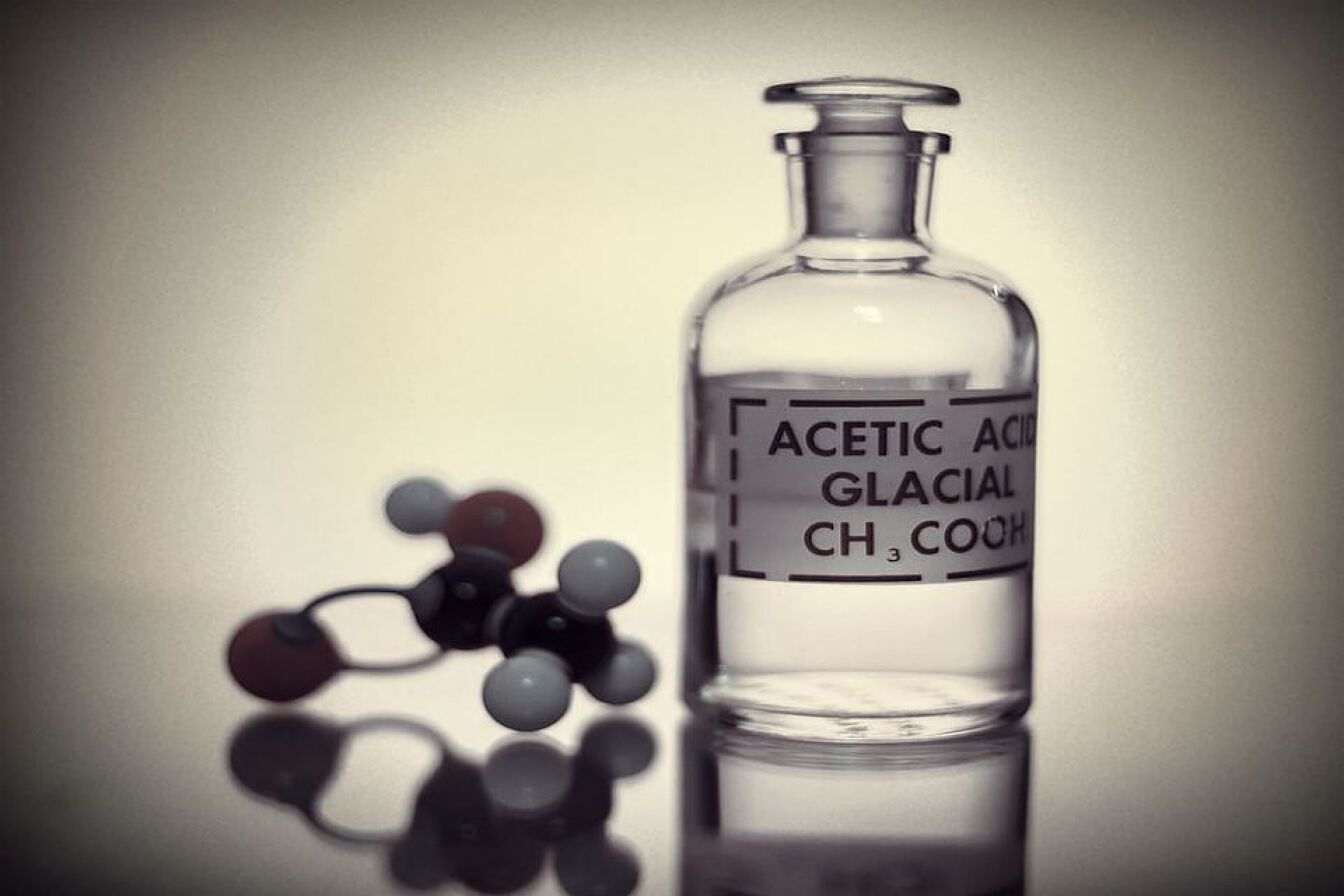 Acetic Acid Market: Expanding Applications and Growing Demand Propelling Market Growth