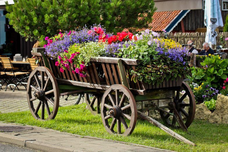 Garden Carts and Wheelbarrows Market